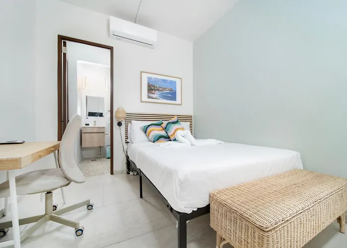 Room 13 Breezy Veranda Stay With City Views