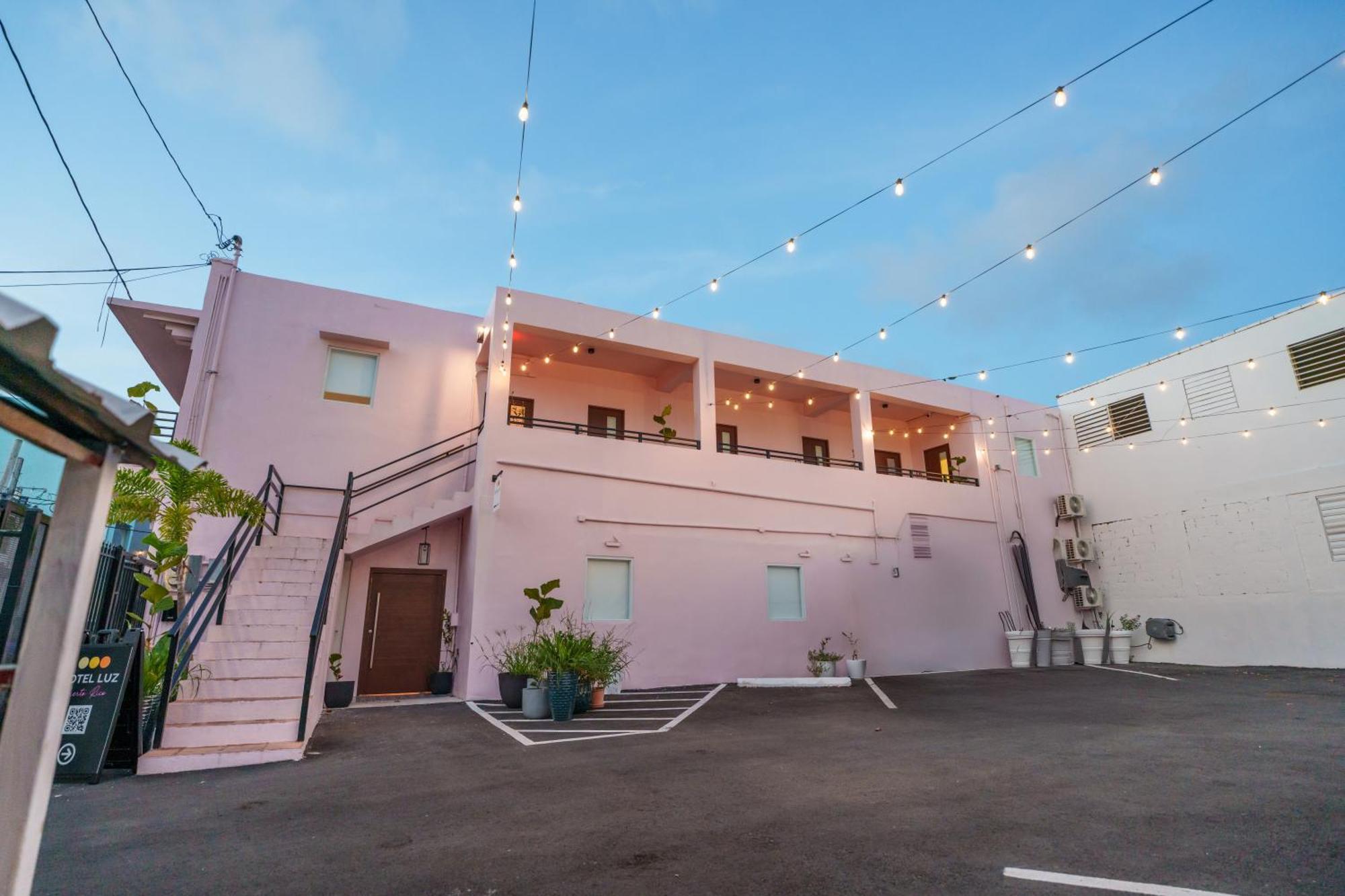 13 Breezy Veranda With Views Hotel